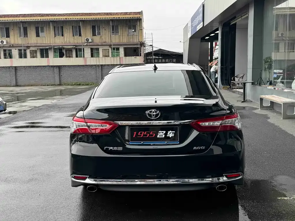 Toyota Camry — фото 9