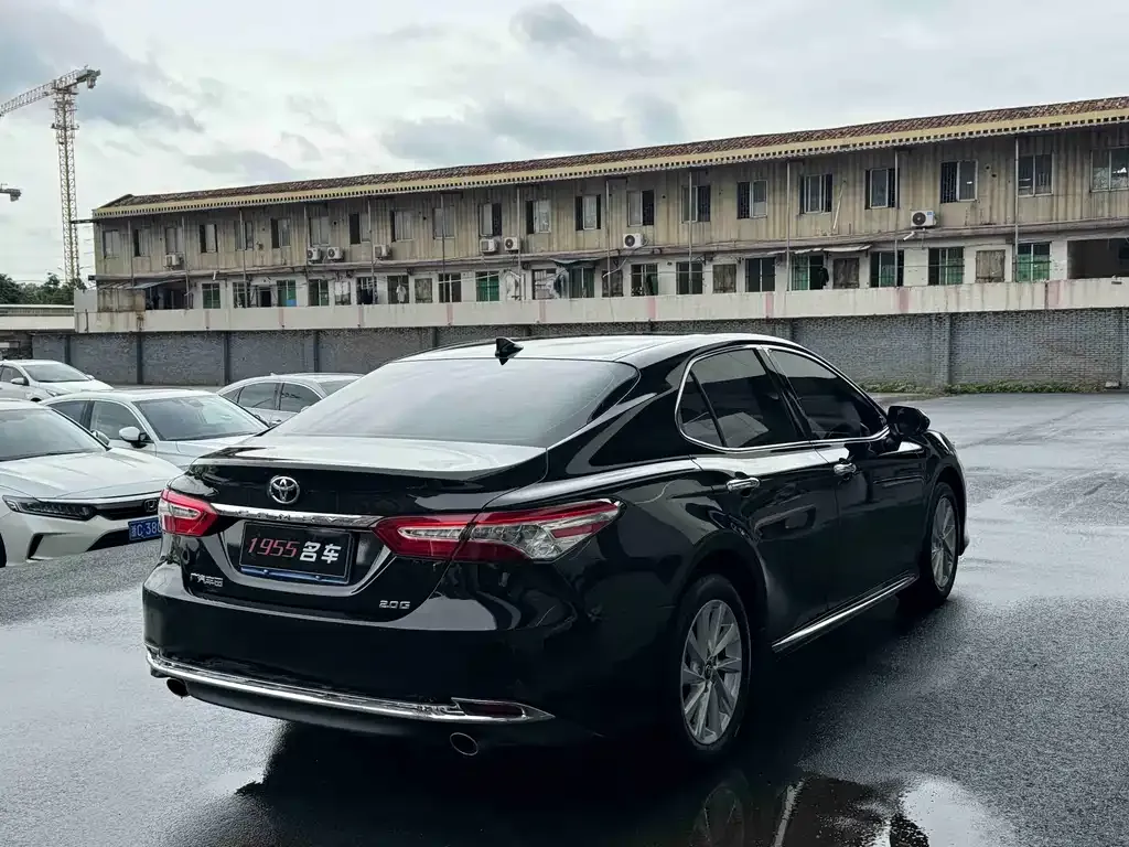 Toyota Camry — фото 6
