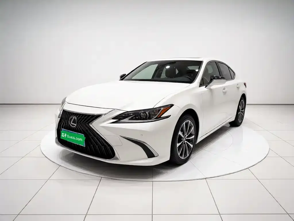 Lexus ES — фото 8
