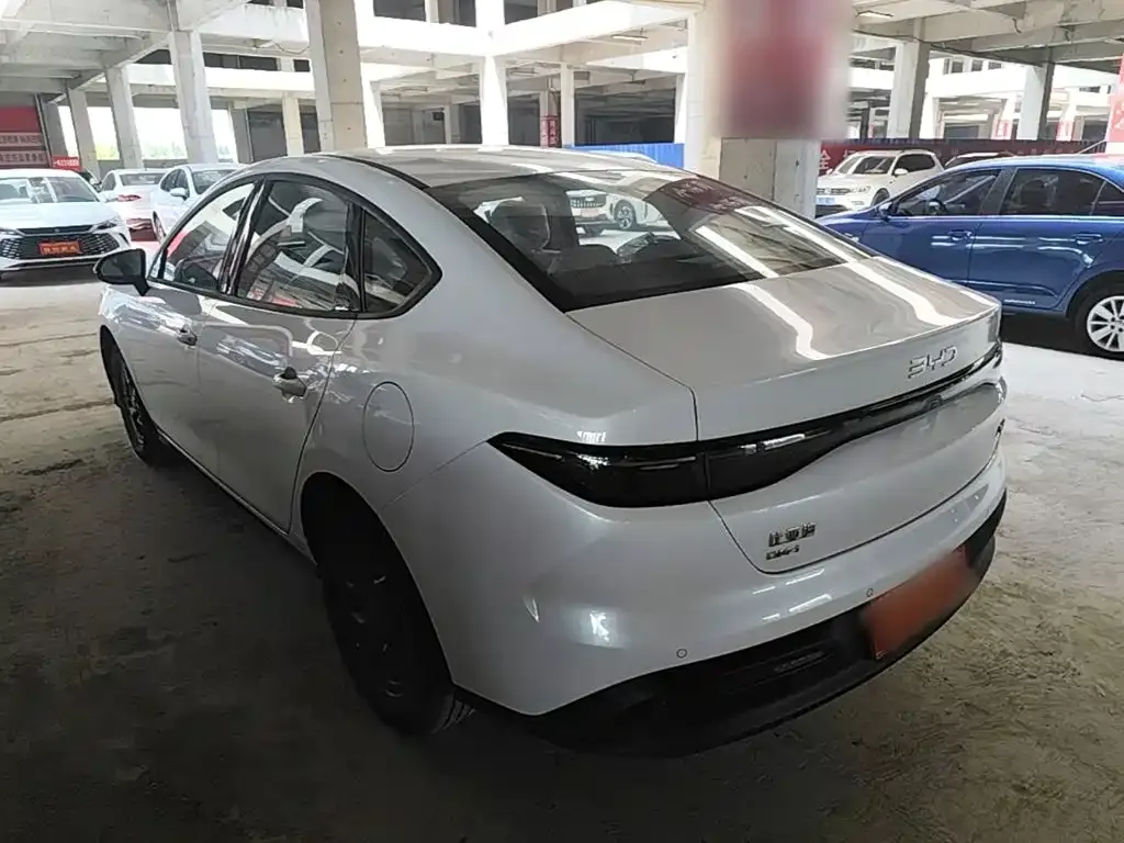 BYD Seal 05 DM-i — фото 6