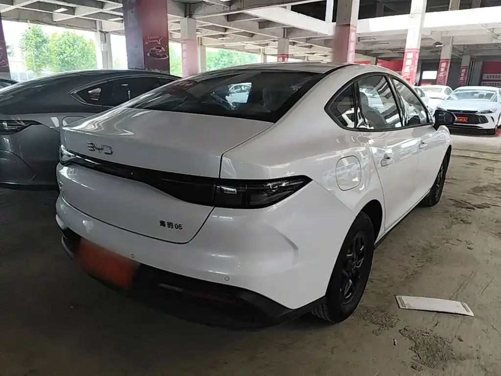 BYD Seal 05 DM-i — фото 9