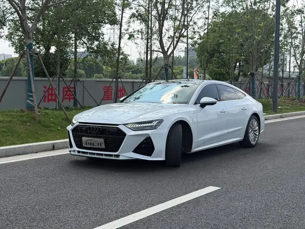Audi A7 — фото 1