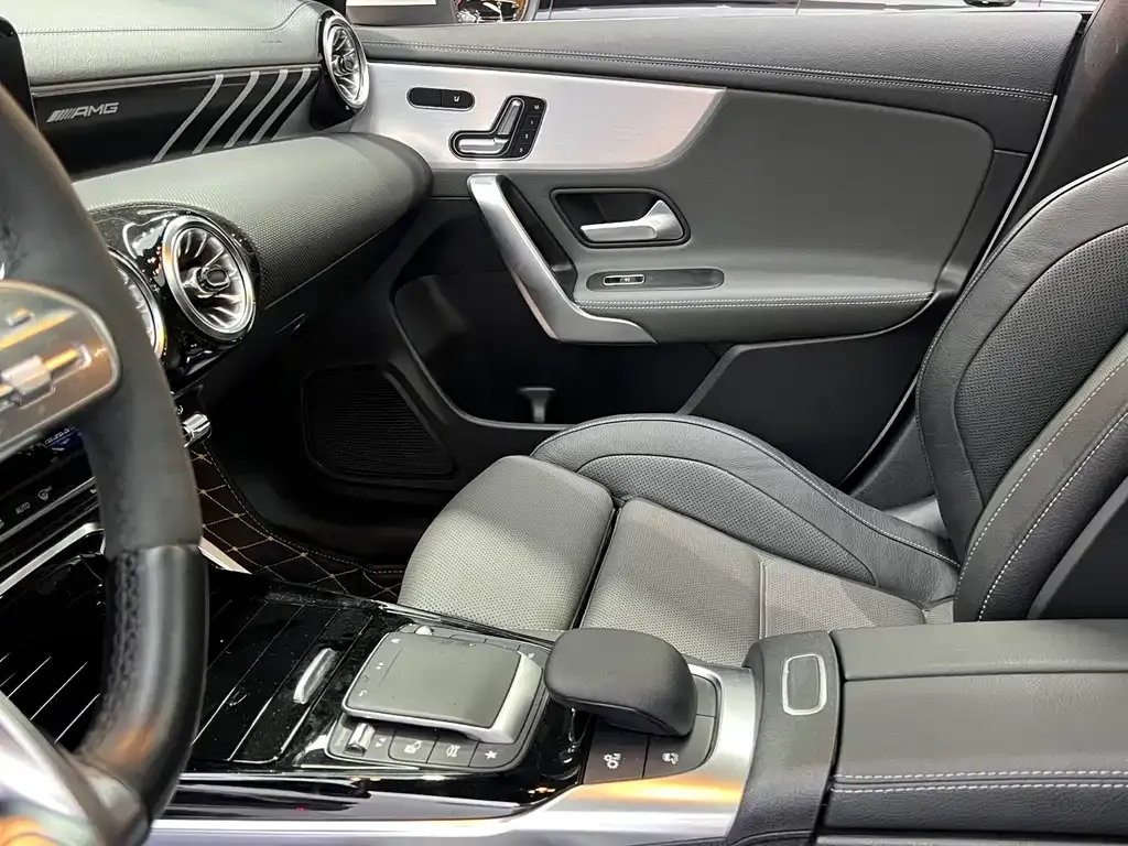 Mercedes-Benz CLA AMG — фото 5