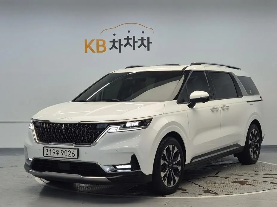 Kia Carnival — фото 1