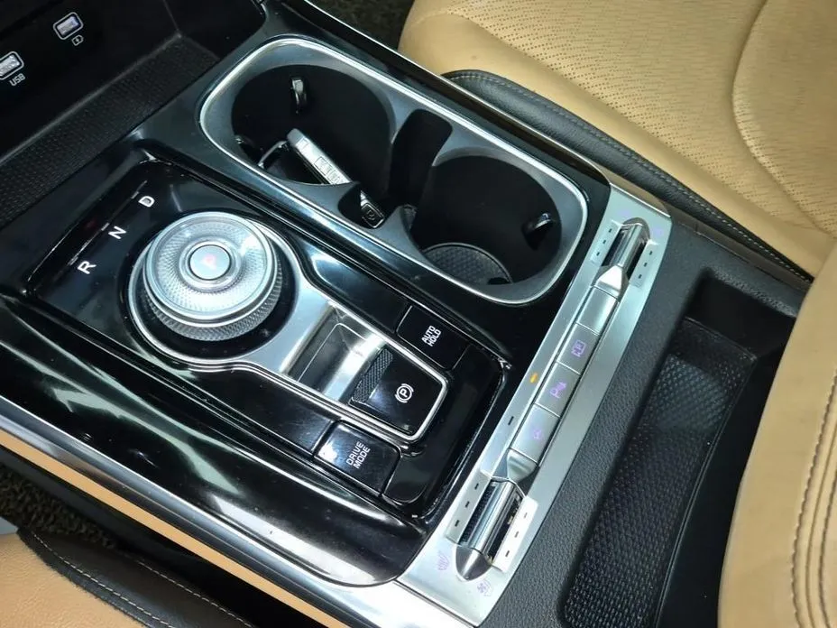 Kia Carnival — фото 10
