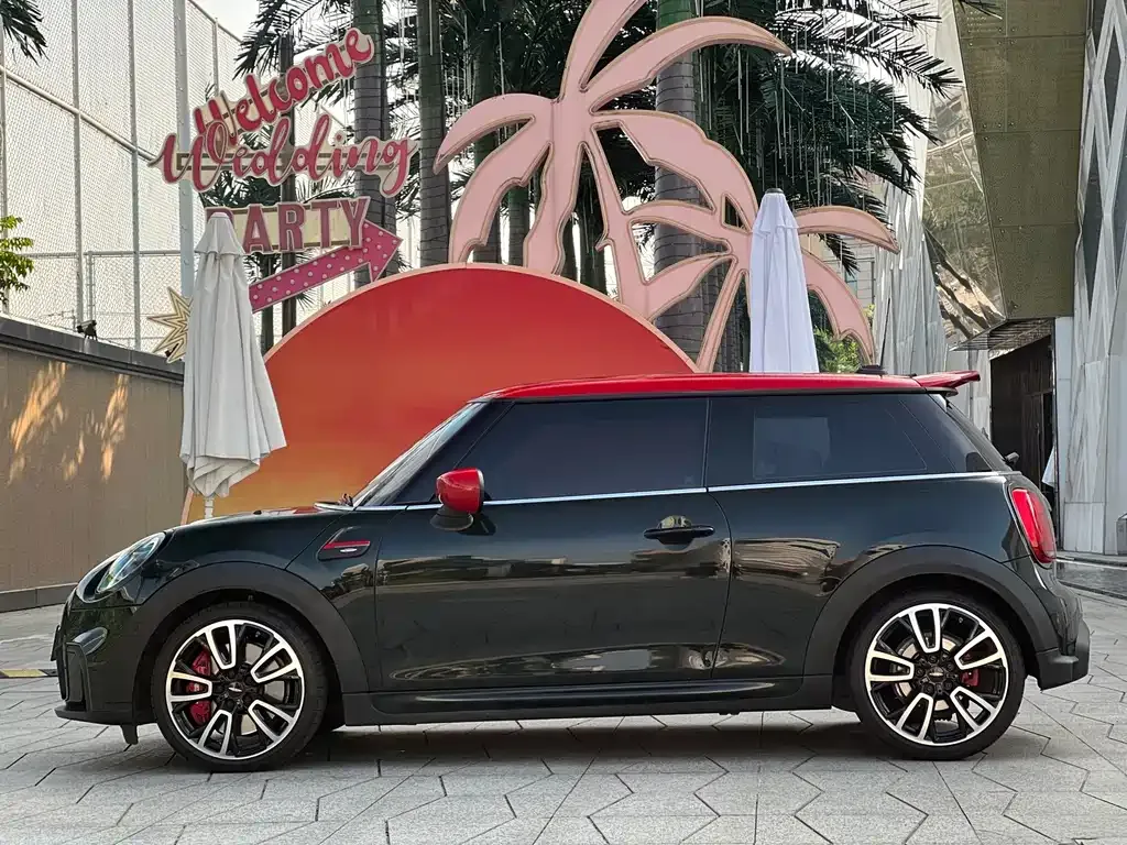 MINI JCW (John Cooper Works) — фото 10
