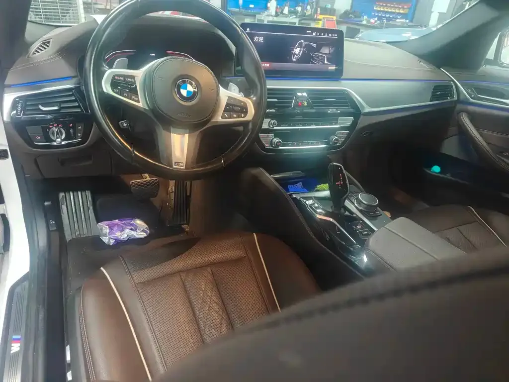 BMW 5 Series — фото 9
