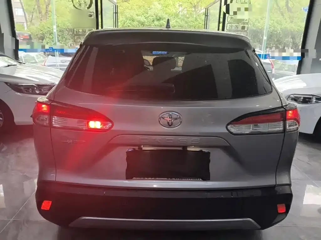 Toyota Corolla Cross — фото 9