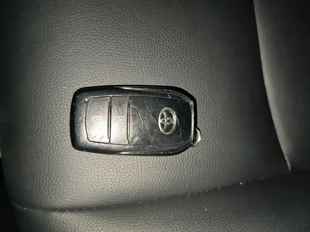 Toyota Corolla Cross — фото 8