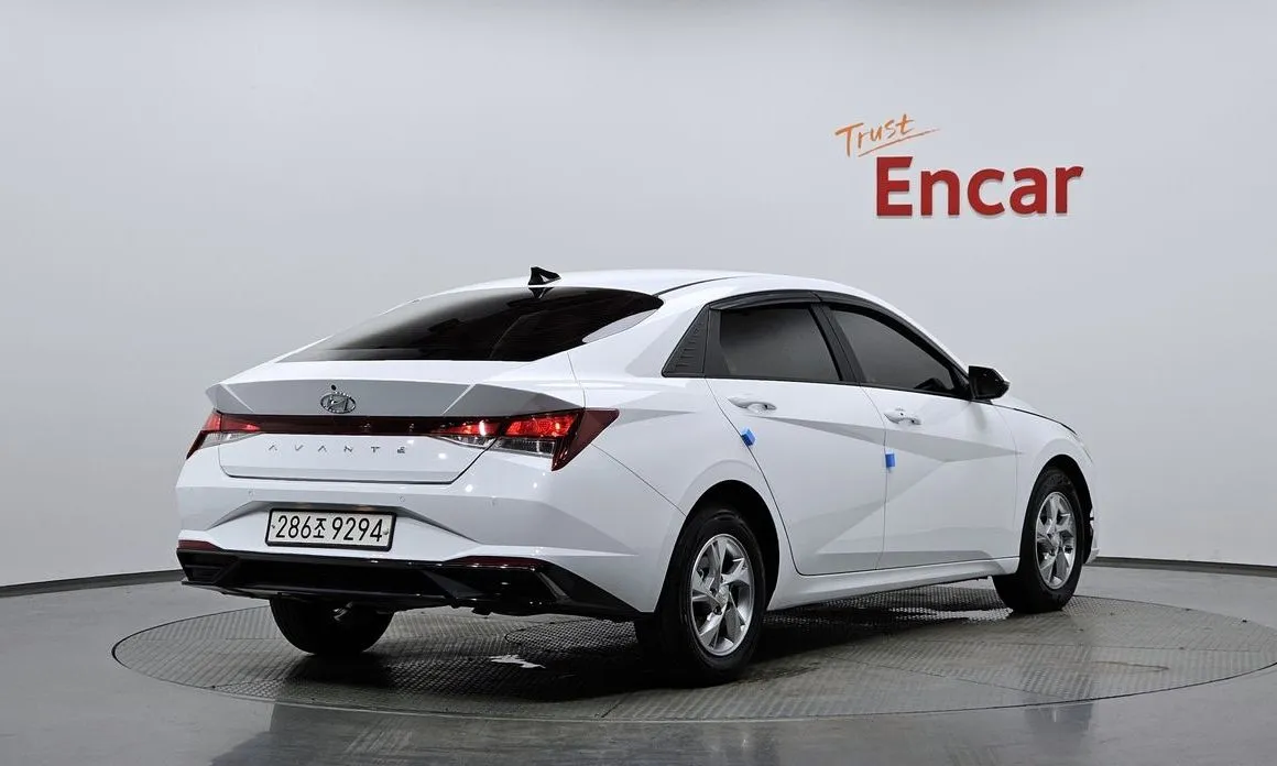 Hyundai AVANTE — фото 3