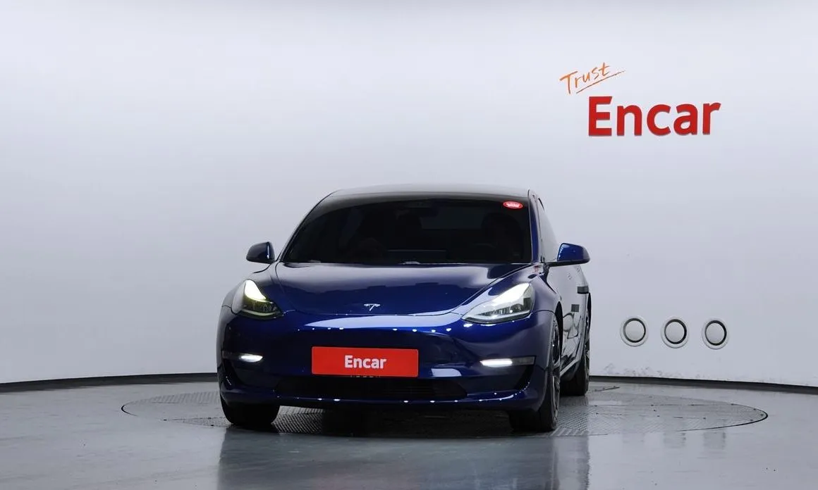 Tesla Model 3 — фото 2