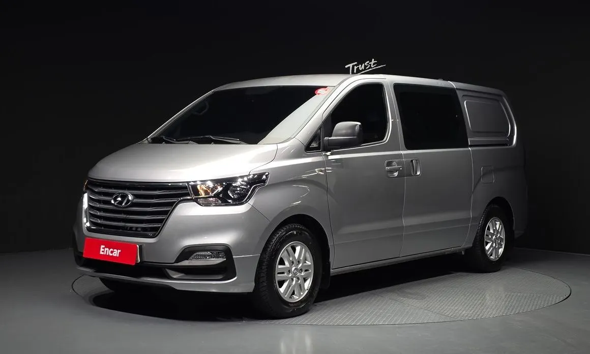 Hyundai Starex — фото 1