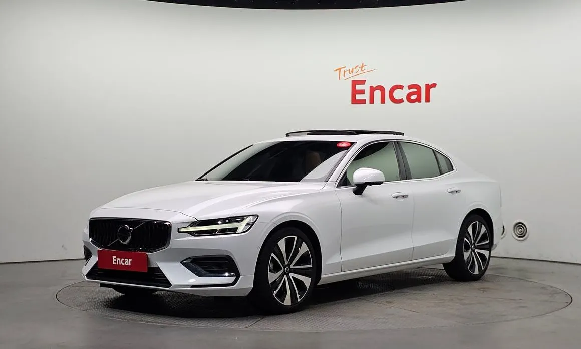 Volvo S60 — фото 1