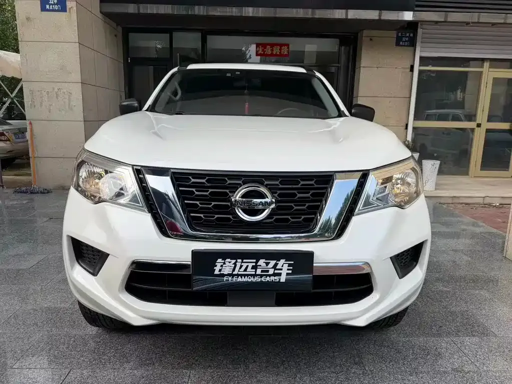Nissan Terra — фото 1