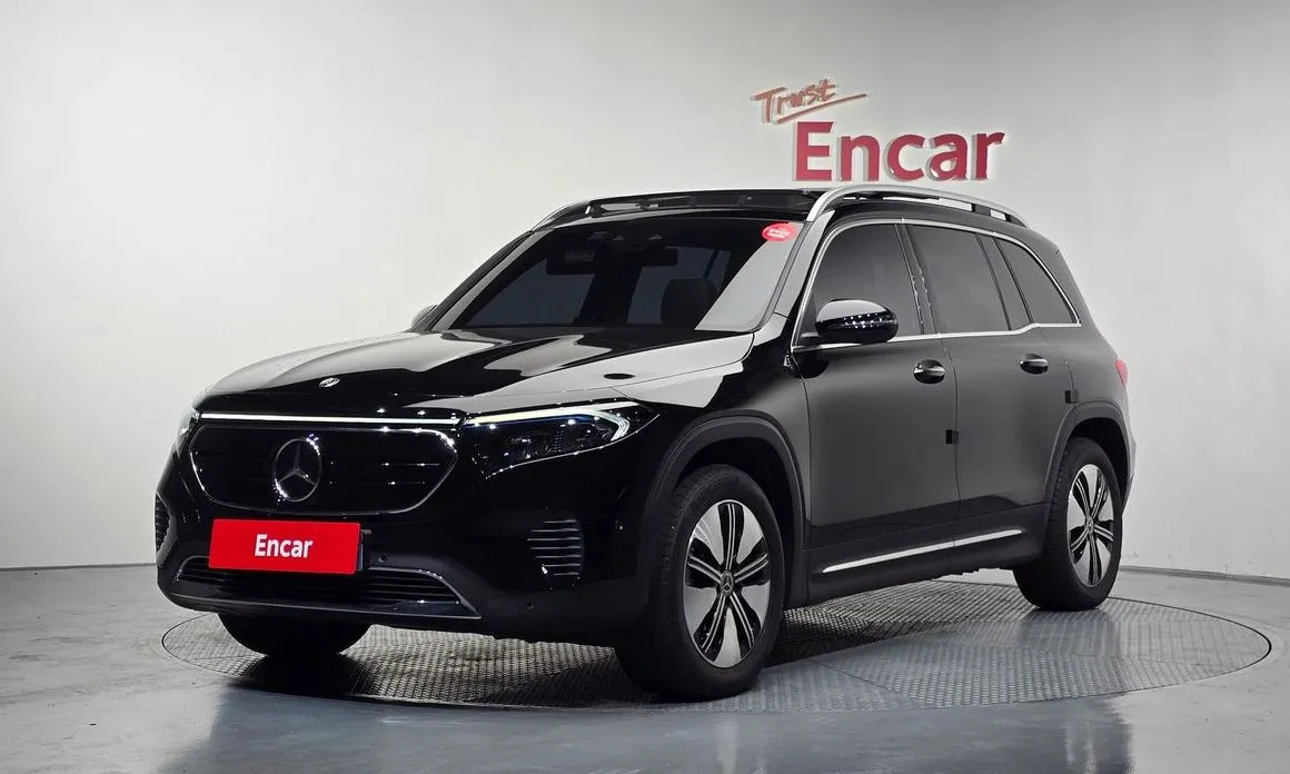 Mercedes-Benz EQB — фото 1