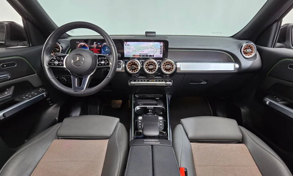 Mercedes-Benz EQB — фото 10