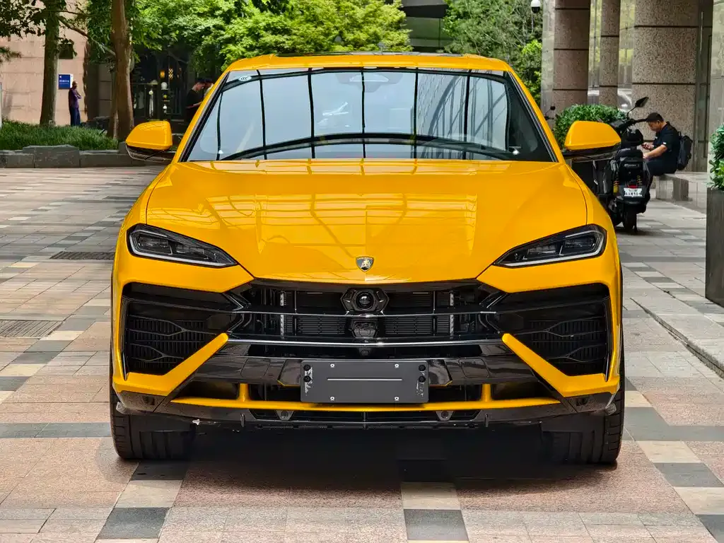 Lamborghini Urus SE — фото 1