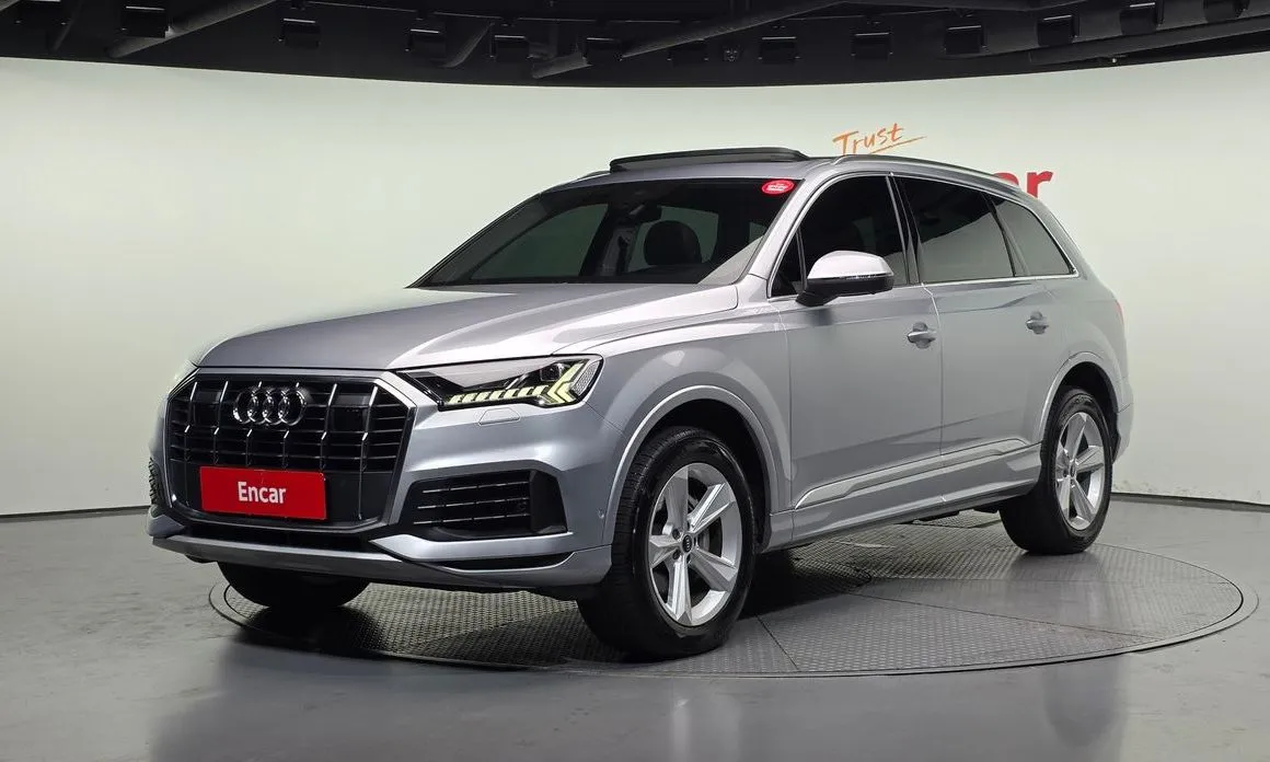 Audi Q7 — фото 1