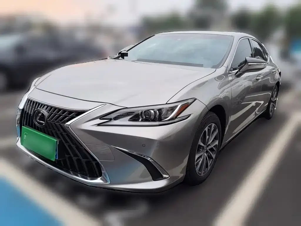 Lexus ES — фото 1