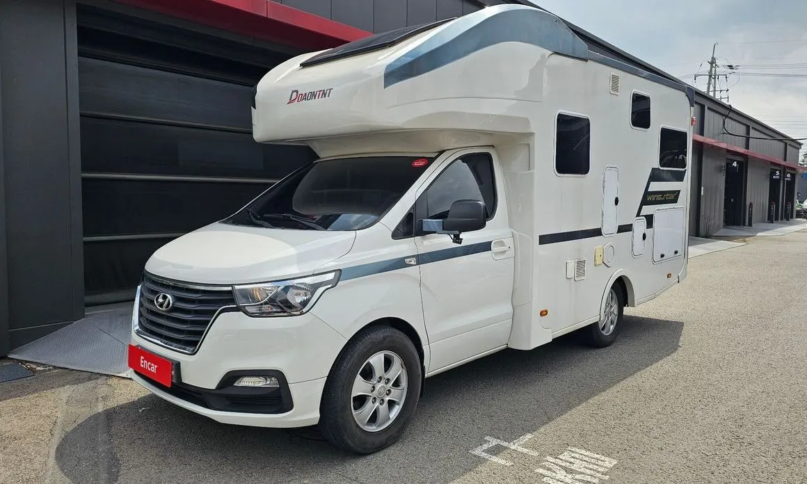 Hyundai Starex — фото 1