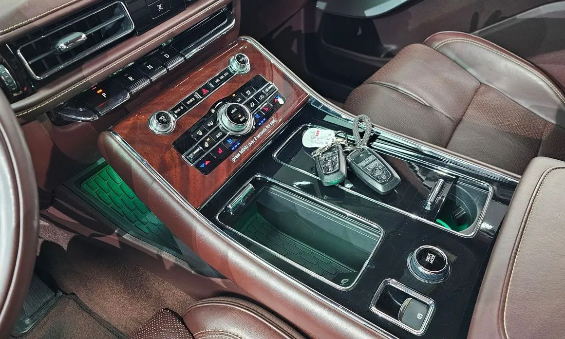 Lincoln Aviator — фото 8