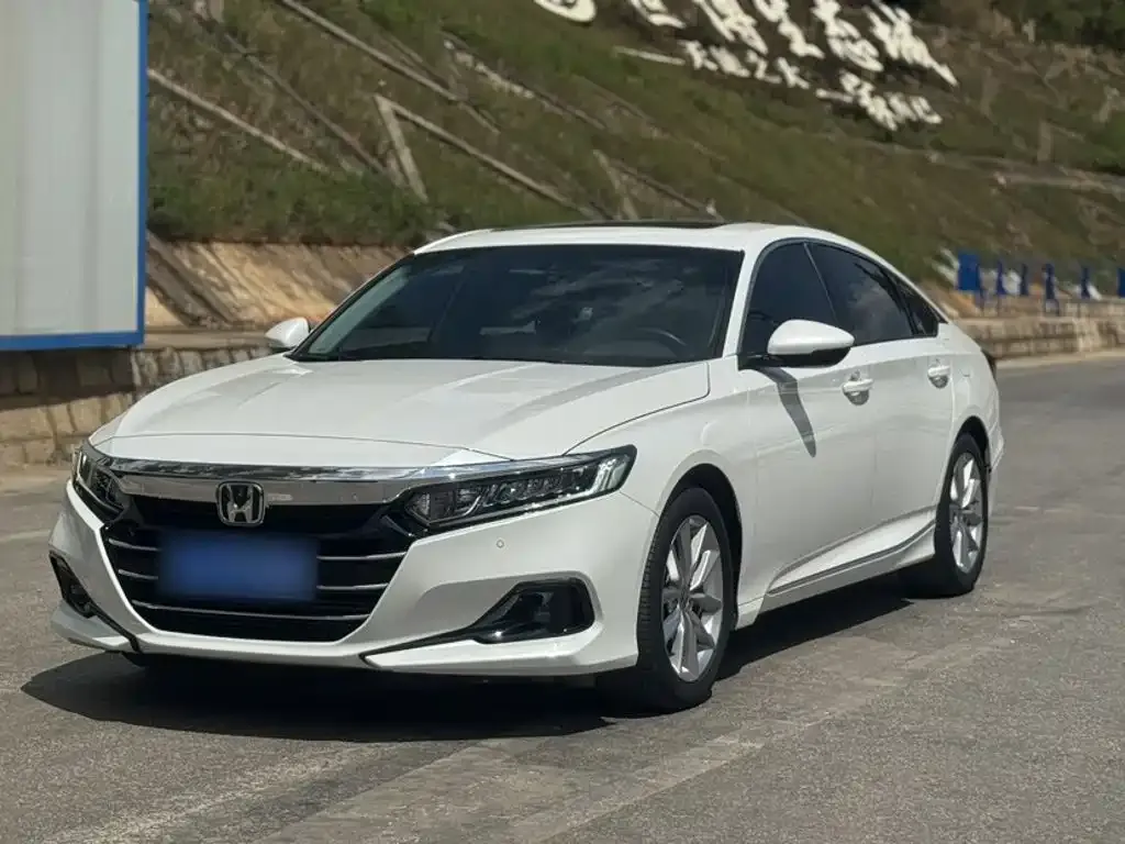 Honda Accord — фото 1