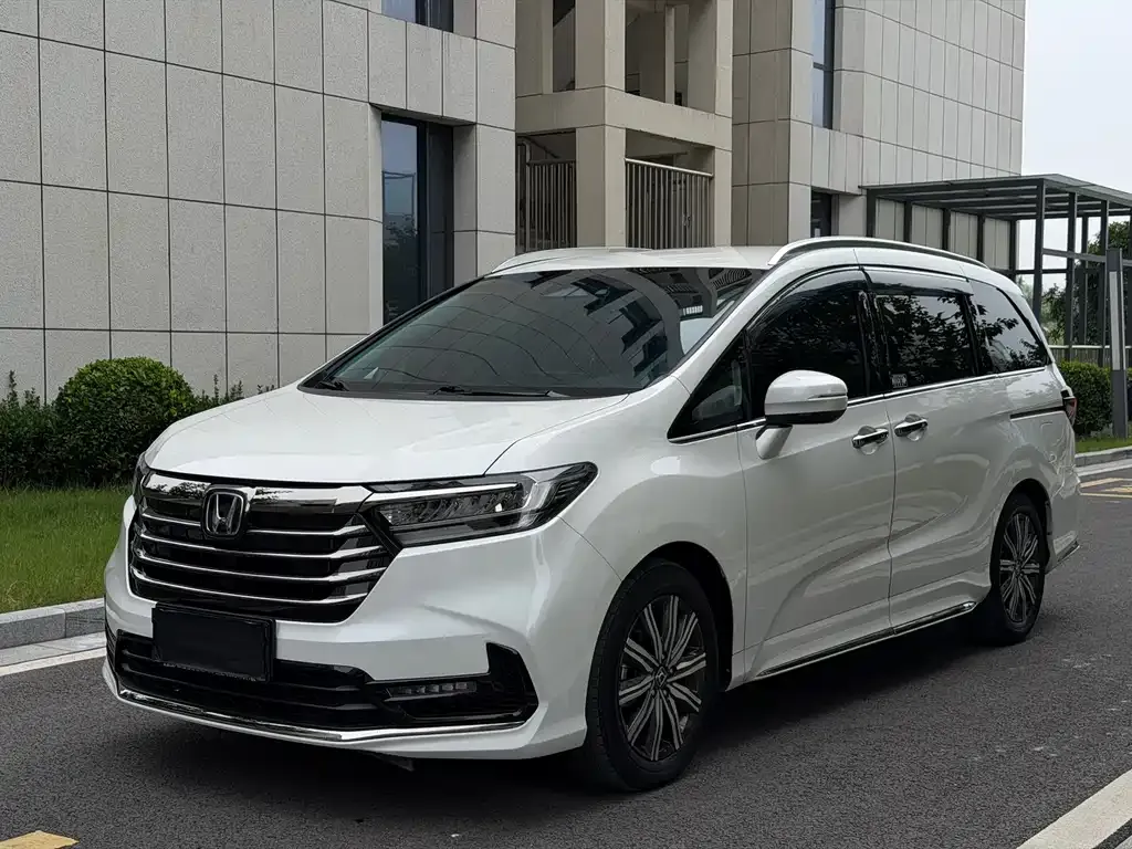 Honda Odyssey — фото 1