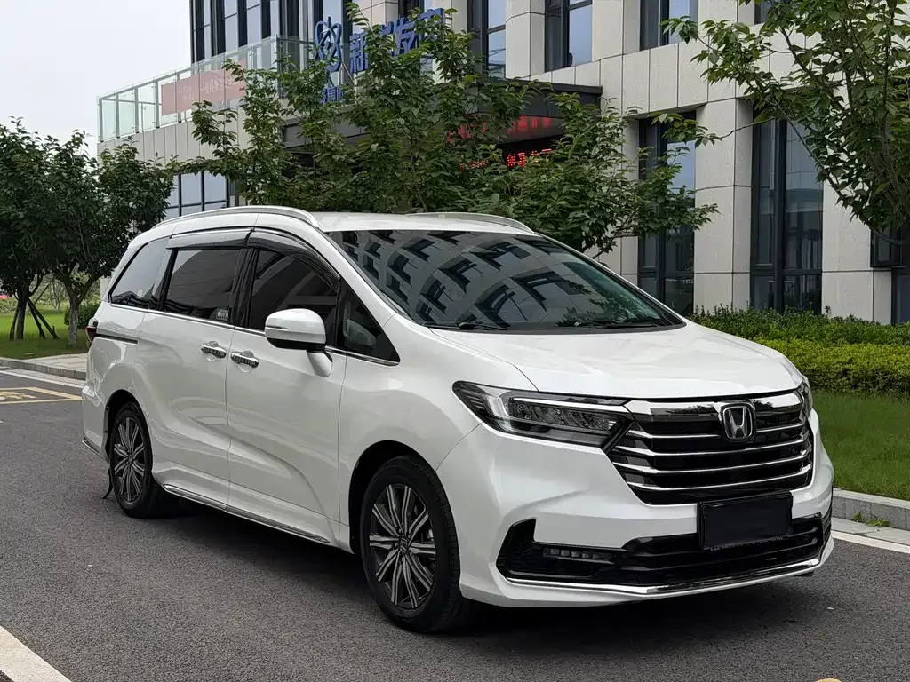 Honda Odyssey — фото 10