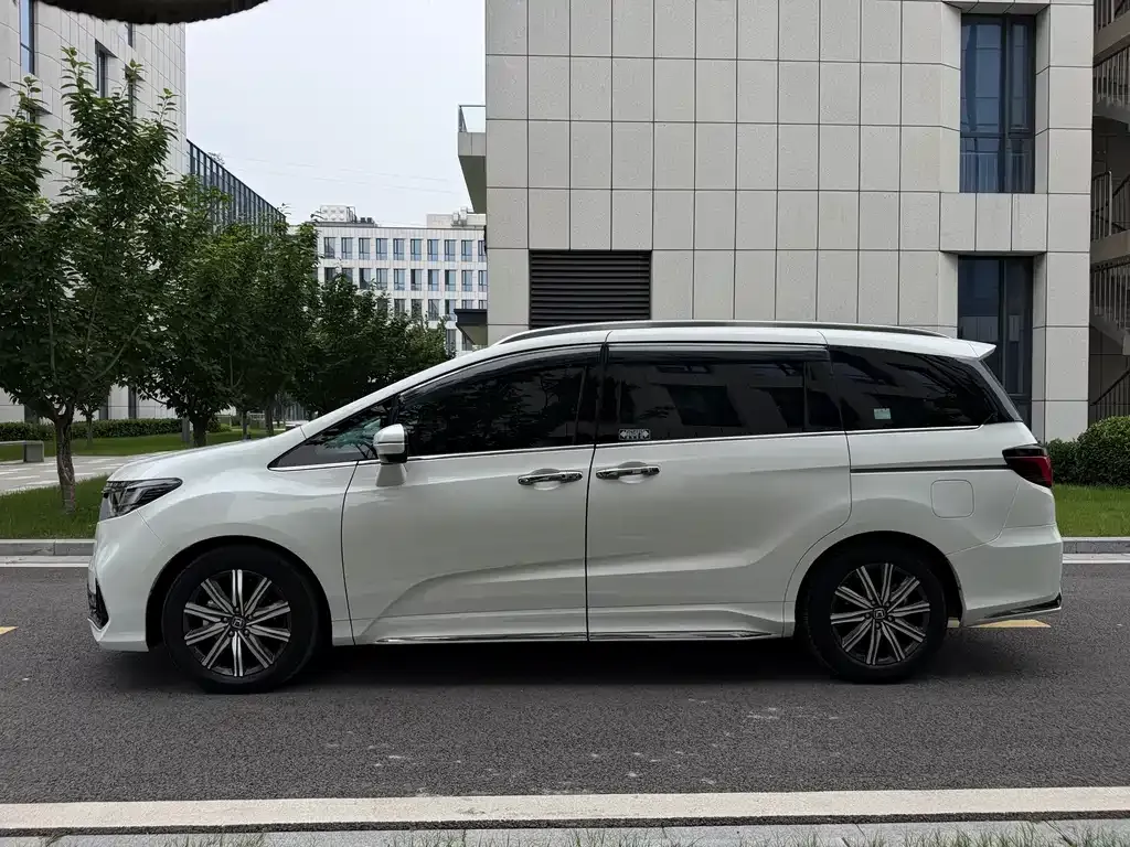 Honda Odyssey — фото 6