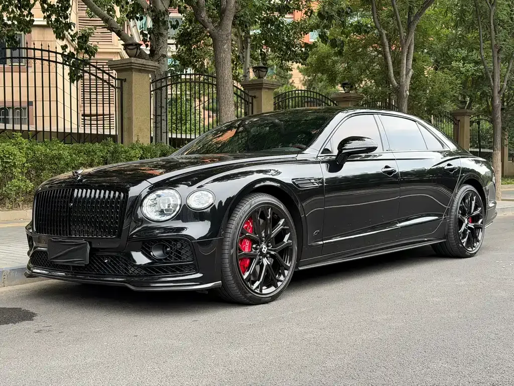 Bentley Flying Spur — фото 1