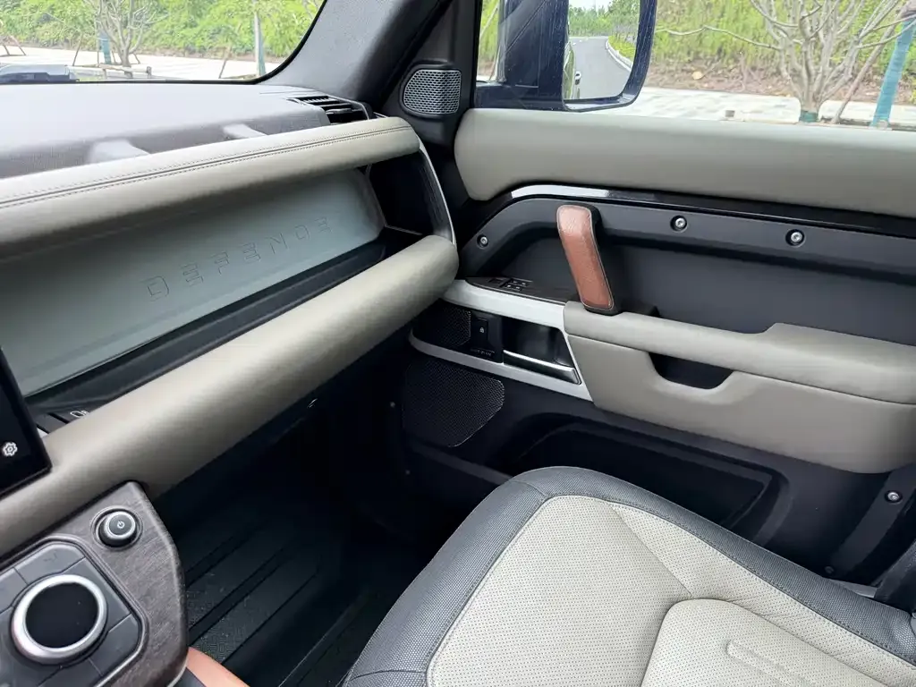 Land Rover Defender — фото 2