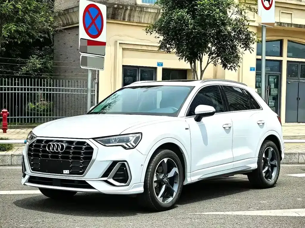 Audi Q3 — фото 1
