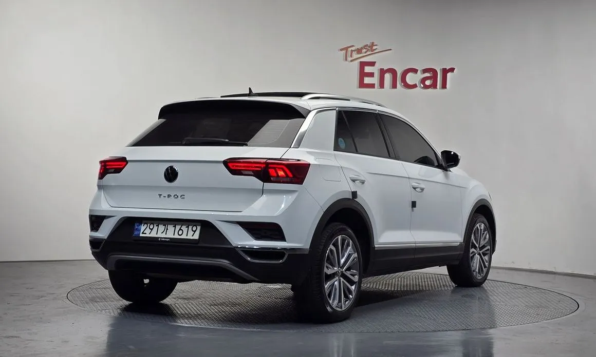 Volkswagen T-Roc — фото 7