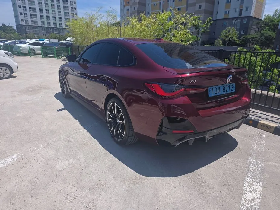 BMW i4 — фото 10