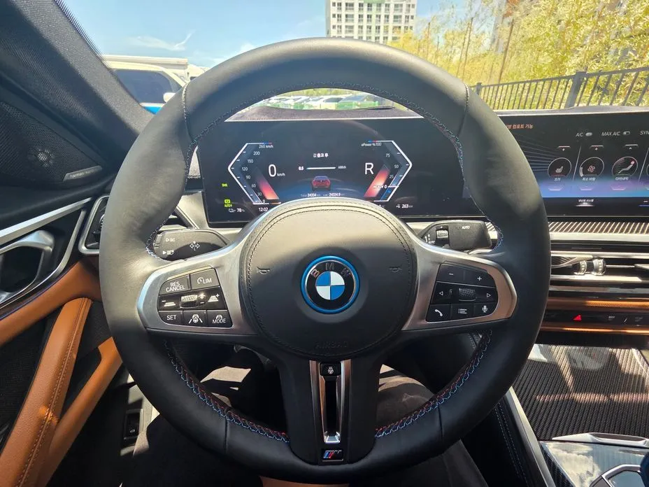 BMW i4 — фото 6