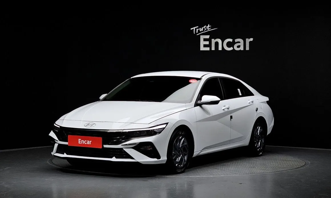 Hyundai AVANTE — фото 1