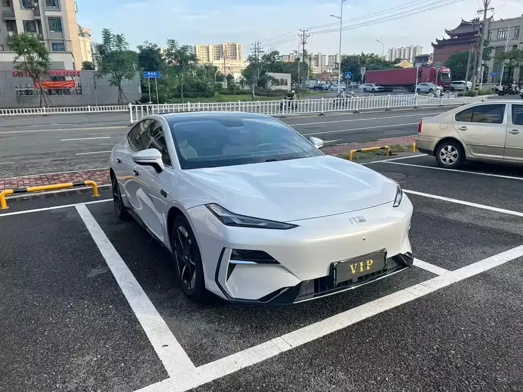 Geely Galaxy E8 — фото 7