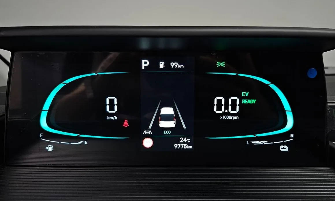 Hyundai Staria — фото 2