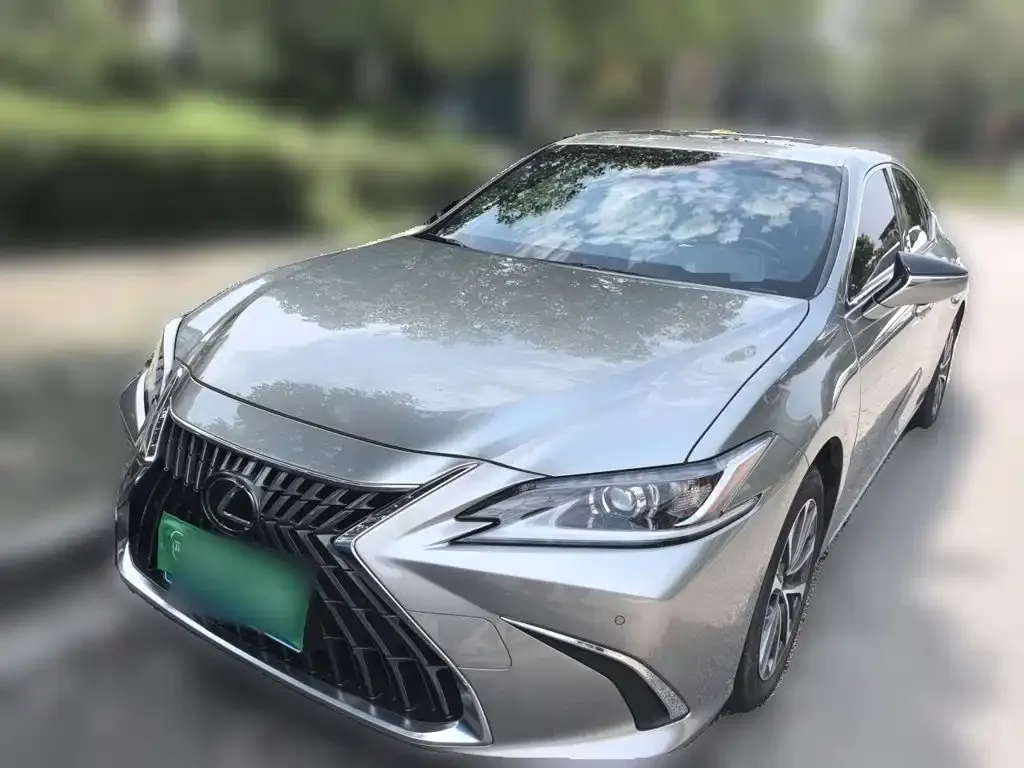 Lexus ES — фото 1