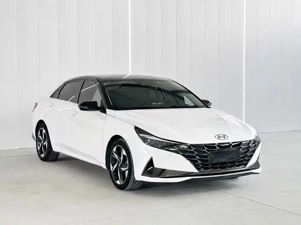 Hyundai Elantra — фото 2