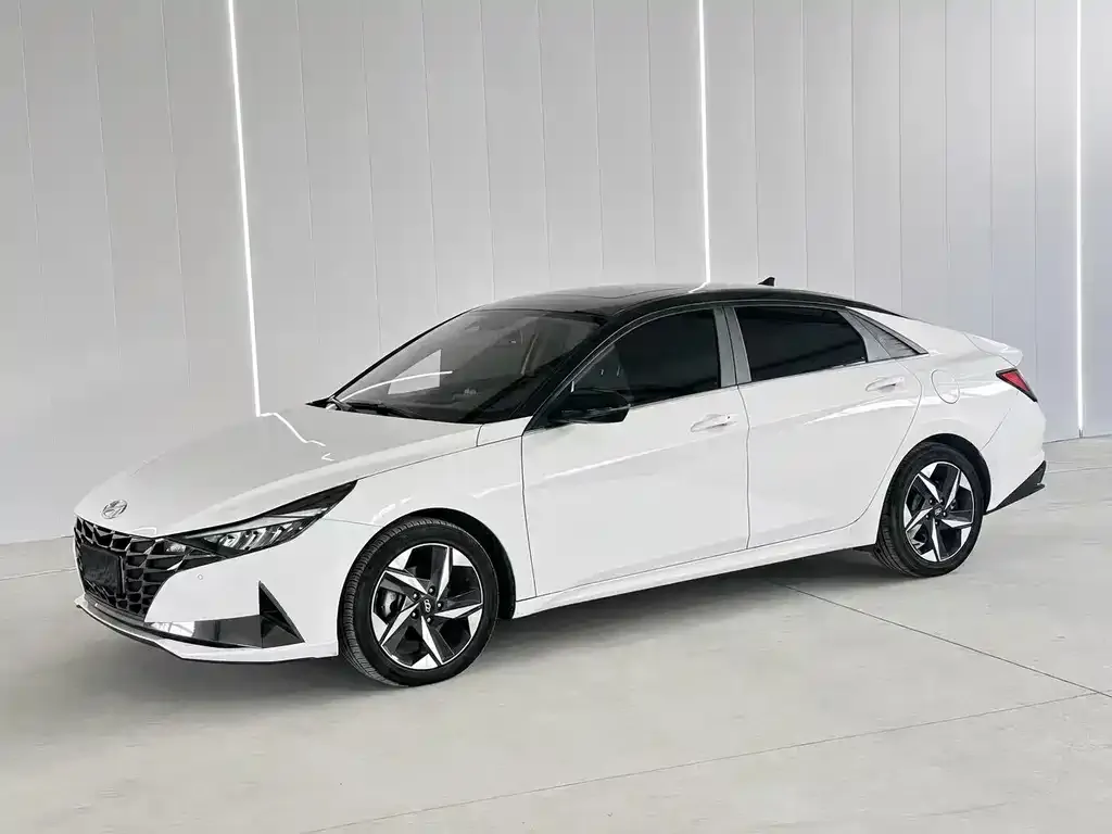 Hyundai Elantra — фото 5