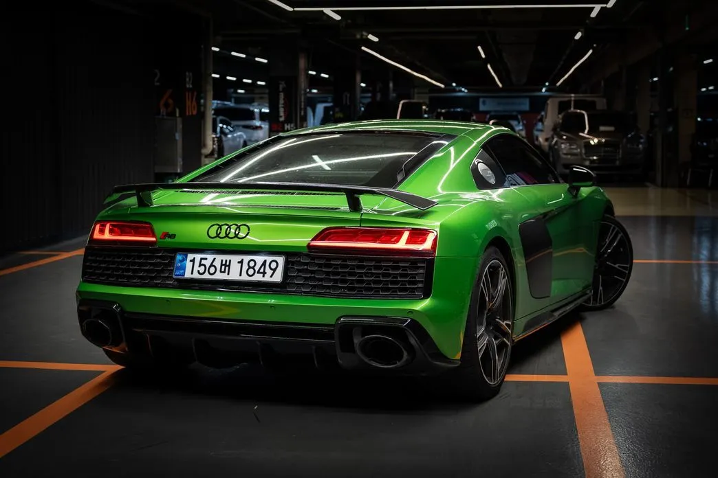 Audi R8 — фото 5
