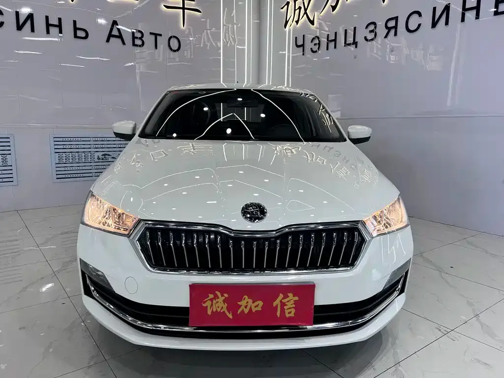 Skoda Rapid — фото 2