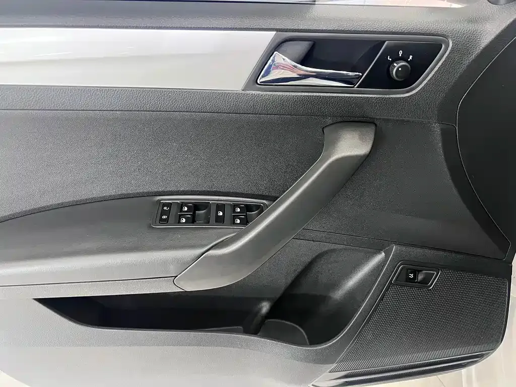 Skoda Rapid — фото 9