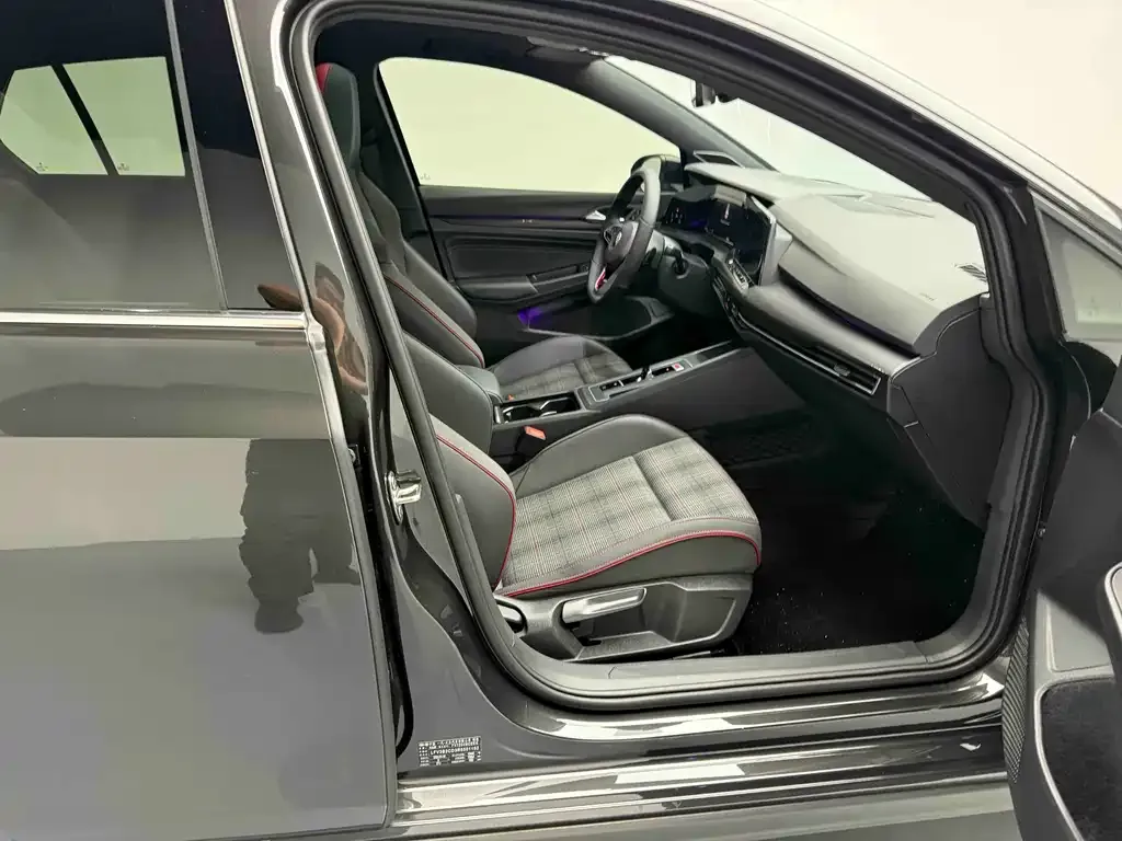 Volkswagen Golf GTI — фото 7