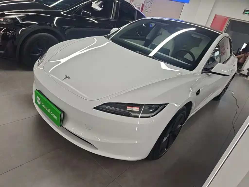 Tesla Model 3 — фото 10