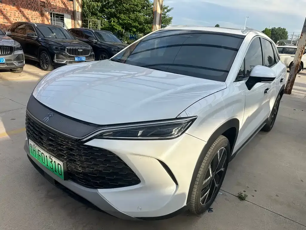 BYD L DM-i — фото 1
