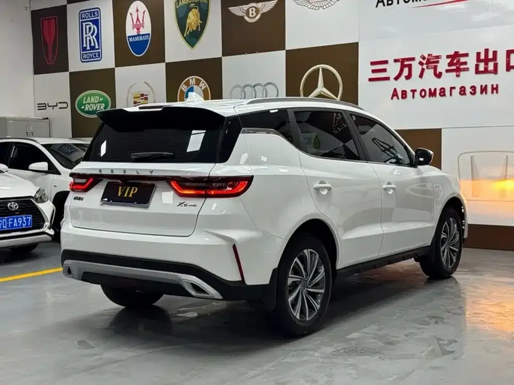 Geely Vision X6 — фото 8