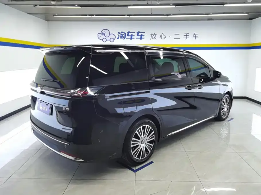GAC Motor 传祺E8 PHEV — фото 2