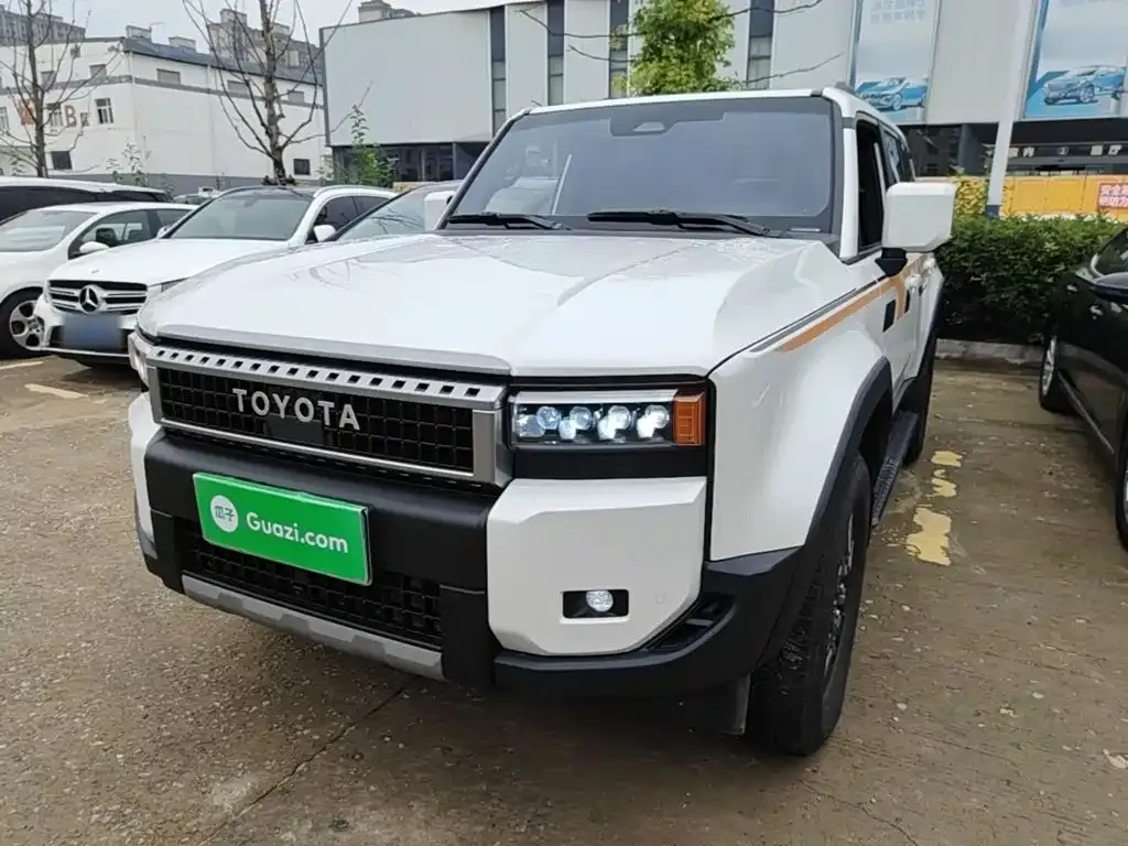 Toyota Prado — фото 1